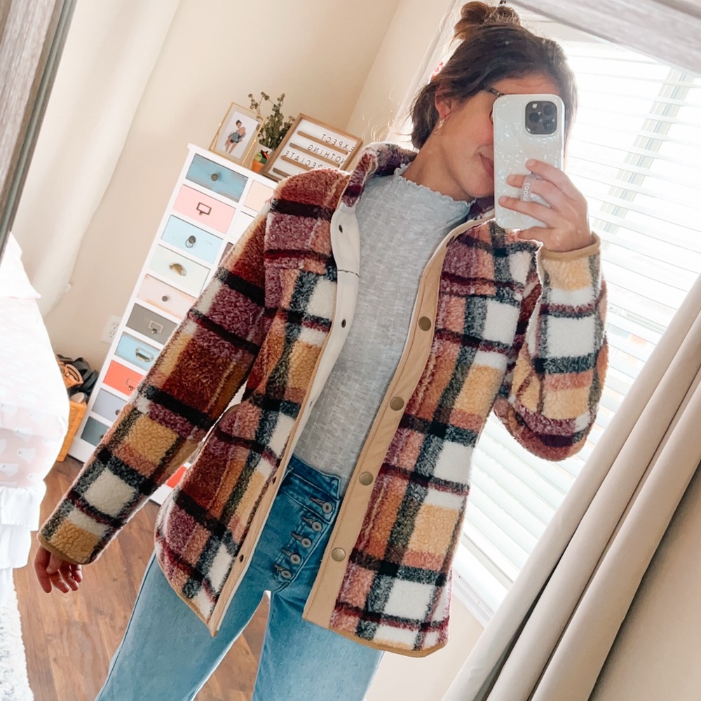(maurices) NWT burgundy tan plaid Sherpa button-down jacket women’s size Medium